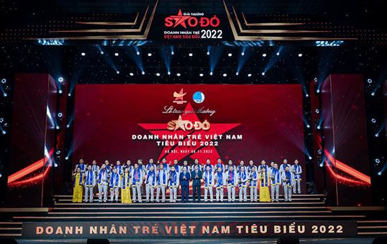 Doanh nhân trẻ Agribank nhận giải thưởng Sao Đỏ 2022
