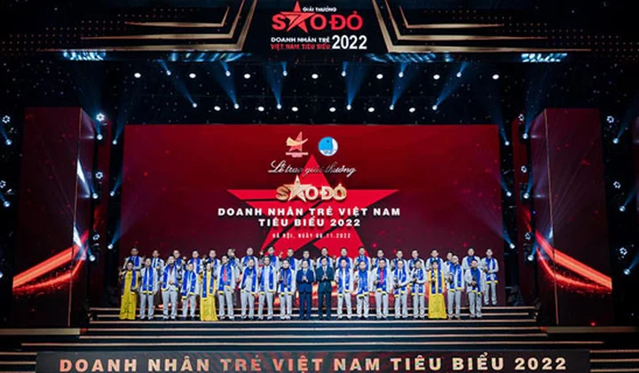 Doanh nhân trẻ Agribank nhận giải thưởng Sao Đỏ 2022