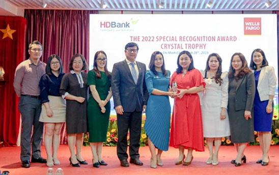 HDBank nhận giải thưởng đặc biệt chất lượng thanh toán quốc tế xuất sắc do Wells Fargo trao tặng