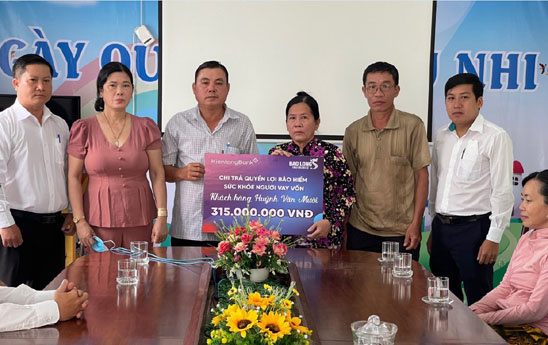 KienlongBank và Bảo hiểm Bảo Long chi trả gần 400 triệu đồng quyền lợi bảo hiểm cho khách hàng