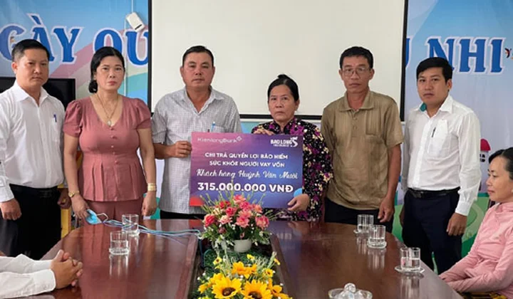 KienlongBank và Bảo hiểm Bảo Long chi trả gần 400 triệu đồng quyền lợi bảo hiểm cho khách hàng