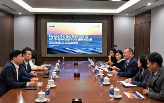 Lãnh đạo cấp cao Vietcombank đã có buổi tiếp, làm việc cùng đối tác tư vấn KPMG về dự án xây dựng và áp dụng khung năng lực công việc