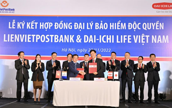 LienVietPostBank ký hợp đồng bảo hiểm độc quyền 15 năm với Dai-ichi Life