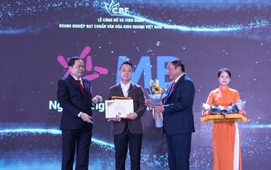 MB được vinh danh “Doanh nghiệp đạt chuẩn văn hóa kinh doanh Việt Nam” 2022