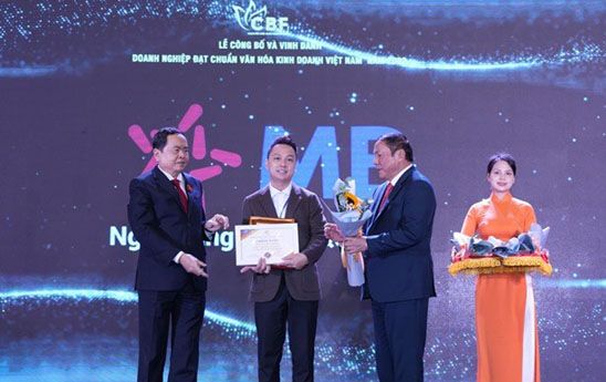 MB được vinh danh “Doanh nghiệp đạt chuẩn văn hóa kinh doanh Việt Nam” 2022