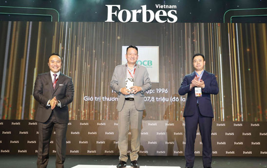OCB được Tạp chí Forbes Việt Nam vinh danh trong “Top 25 thương hiệu tài chính dẫn đầu Việt Nam 2021”