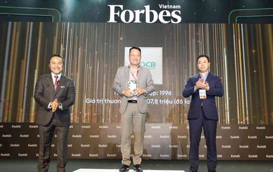 OCB được Tạp chí Forbes Việt Nam vinh danh trong “Top 25 thương hiệu tài chính dẫn đầu Việt Nam 2021”