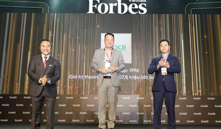 OCB được Tạp chí Forbes Việt Nam vinh danh trong “Top 25 thương hiệu tài chính dẫn đầu Việt Nam 2021”