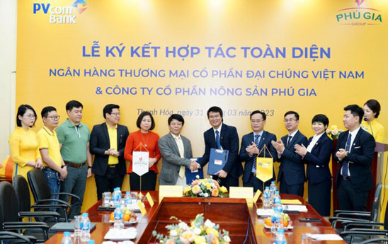 PVcomBank và Công ty cổ phần nông sản Phú Gia ký kết hợp tác toàn diện