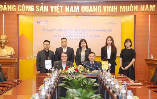 PVcomBank và Vemanti Group ký kết hợp đồng nền tảng ngân hàng kỹ thuật số