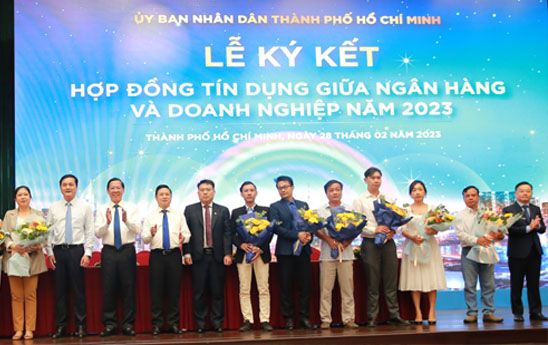 Sacombank dành 1.000 tỷ đồng, với lãi suất giảm bình quân khoảng 2%/năm nhằm tiếp sức doanh nghiệp