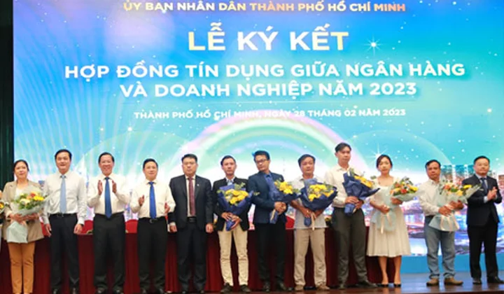 Sacombank dành 1.000 tỷ đồng, với lãi suất giảm bình quân khoảng 2%/năm nhằm tiếp sức doanh nghiệp