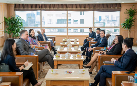 Sacombank gặp gỡ Tập đoàn IBM bàn về đẩy mạnh chuyển đổi số