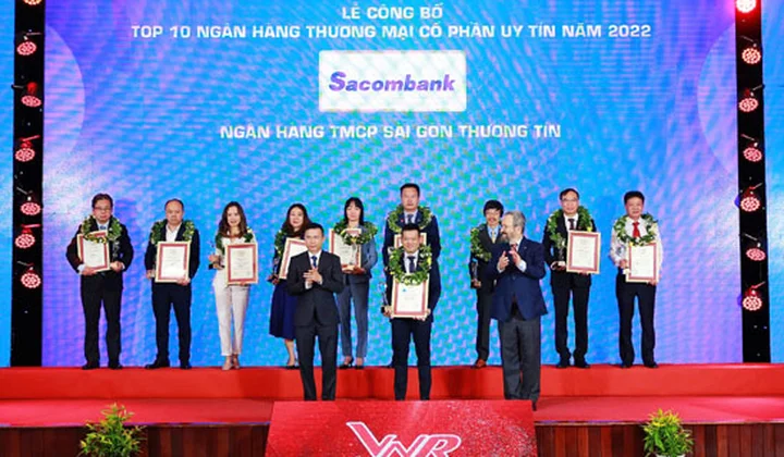 Sacombank nhận 2 giải thưởng từ Vietnam Report
