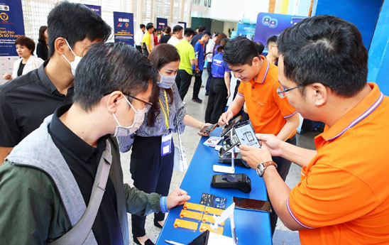 Sacombank trưng bày công nghệ thanh toán tại “Tuần lễ Đổi mới sáng tạo và Chuyển đổi số TP.HCM 2022