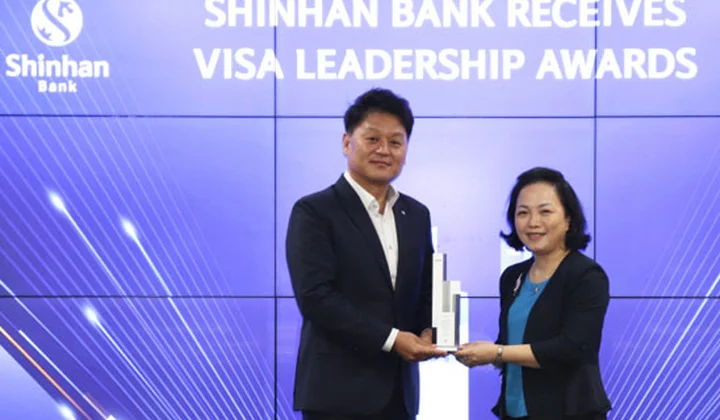 ShinhanBank Việt Nam nhận 3 giải thưởng của VISA