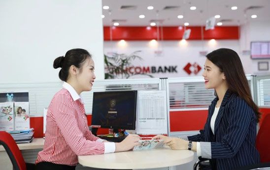 Techcombank tăng cường mục tiêu kép, tiếp sức tuyến đầu chống dịch