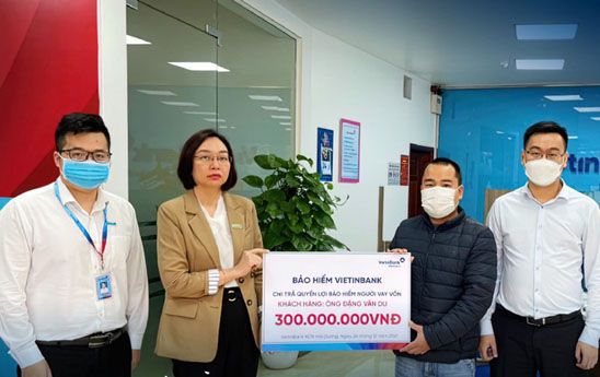 VBI Hải Dương chi trả 300 triệu đồng Bảo hiểm Người vay vốn