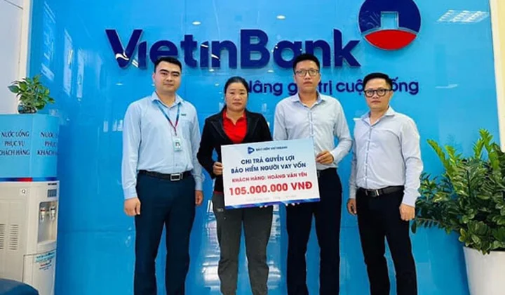 VBI Tuyên Quang chi trả 105 triệu đồng quyền lợi bảo hiểm khoản vay cho khách hàng