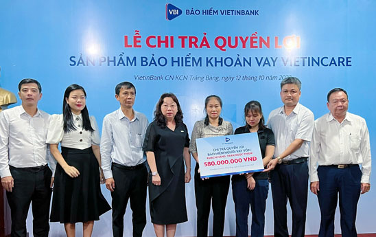 VBI chi trả 580 triệu đồng quyền lợi bảo hiểm cho khách hàng tại Tây Ninh