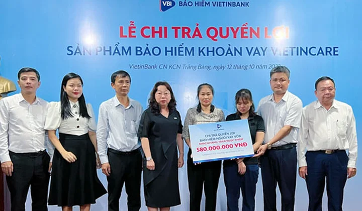 VBI chi trả 580 triệu đồng quyền lợi bảo hiểm cho khách hàng tại Tây Ninh