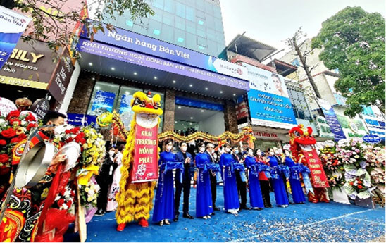 Viet Capital Bank khai trương 2 chi nhánh mới