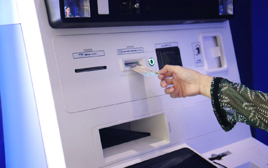 Viet Capital Bank ra mắt dịch vụ nộp/rút tiền bằng căn cước công dân