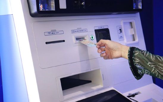 Viet Capital Bank ra mắt dịch vụ nộp/rút tiền bằng căn cước công dân