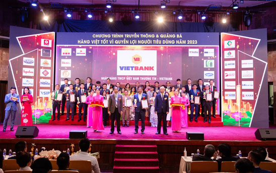 Vietbank đạt top 10 dịch vụ chất lượng vàng vì quyền lợi người tiêu dùng 2023