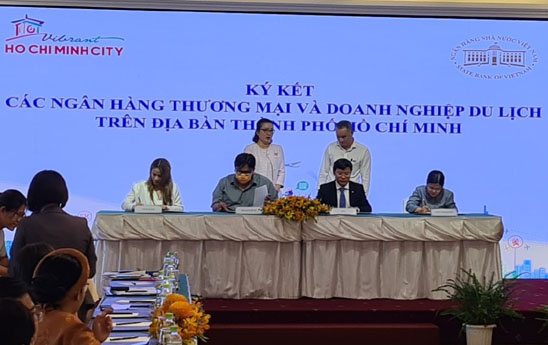 Vietbank triển khai hỗ trợ lãi suất 2% cho các doanh nghiệp du lịch tại TP. HCM