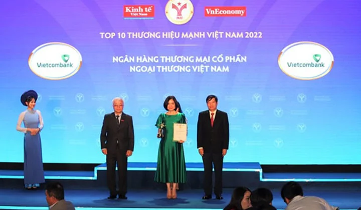 Vietcombank 9 lần liên tiếp có mặt trong Top 10 thương hiệu mạnh Việt Nam