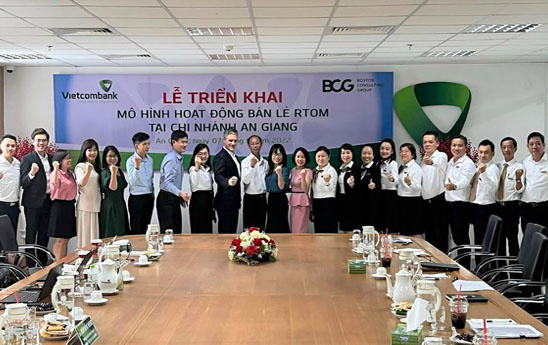 Vietcombank An Giang triển khai mô hình hoạt động bán lẻ RTOM