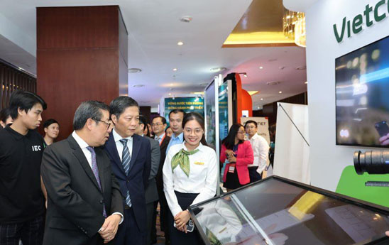 Vietcombank đồng hành cùng diễn đàn cấp cao “Ngành Ngân hàng chủ động và tiên phong tham gia cuộc Cách mạng công nghiệp lần thứ tư”