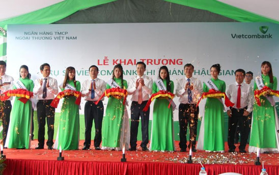 Vietcombank khai trương chi nhánh Hậu Giang