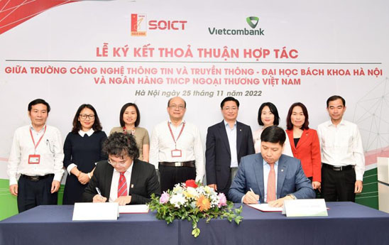 Vietcombank ký thỏa thuận hợp tác với Trường SOICT - Đại học Bách khoa Hà Nội