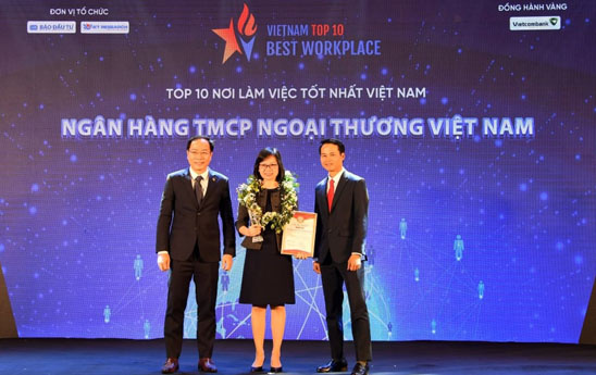 Vietcombank vào top 10 nơi làm việc tốt nhất và top 500 nhà tuyển dụng hàng đầu Việt Nam 2022