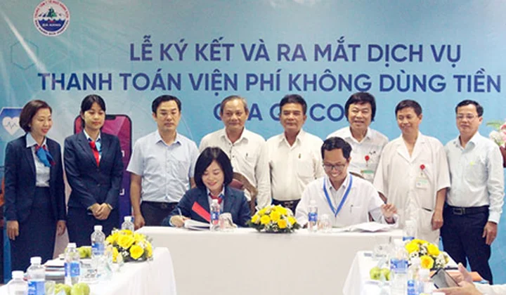 VietinBank Sông Hàn ký kết hợp tác dịch vụ thanh toán viện phí không dùng tiền mặt