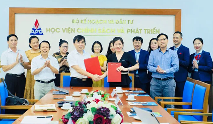 VietinBank Thăng Long ký kết thỏa thuận hợp tác với Học viện Chính sách và Phát triển