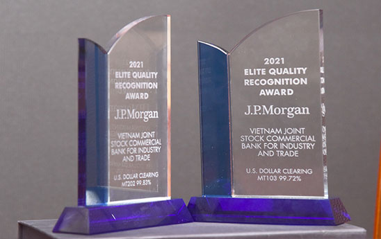 VietinBank đón nhận 2 giải thưởng do JPMorgan trao tặng