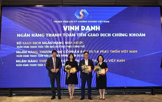 VietinBank được VSD vinh danh “Ngân hàng thanh toán tiền giao dịch chứng khoán”