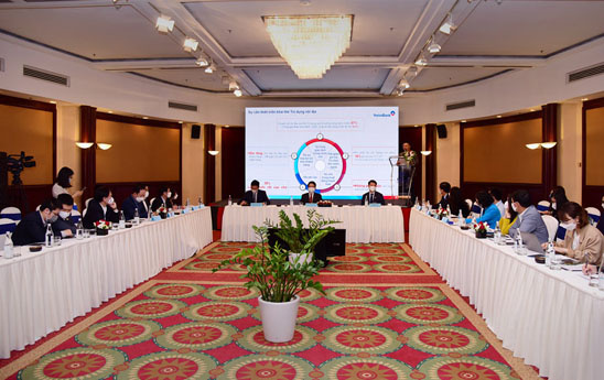 Tích cực triển khai các sản phẩm thẻ, dịch vụ ngân hàng theo hướng số hóa