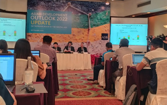 ADB giữ nguyên triển vọng kinh tế Việt Nam tăng trưởng GDP ở mức 6,5% trong năm 2022