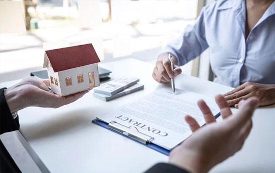 Cảnh báo tình trạng ngân hàng cho vay các công ty "sân sau" bất động sản