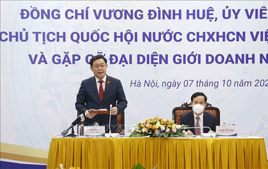 Chủ tịch Quốc hội Vương Đình Huệ gặp gỡ đại diện giới doanh nhân, doanh nghiệp Việt Nam