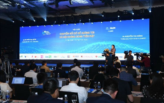 Chuyển đổi số để hướng tới xã hội không dùng tiền mặt