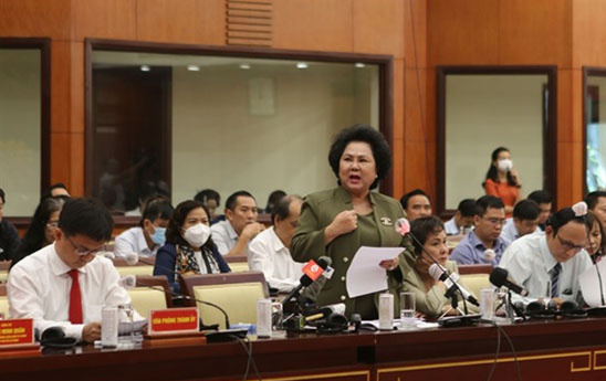 Doanh nghiệp ‘xếp hàng’ chờ vay vốn dưới áp lực lãi suất tăng cao