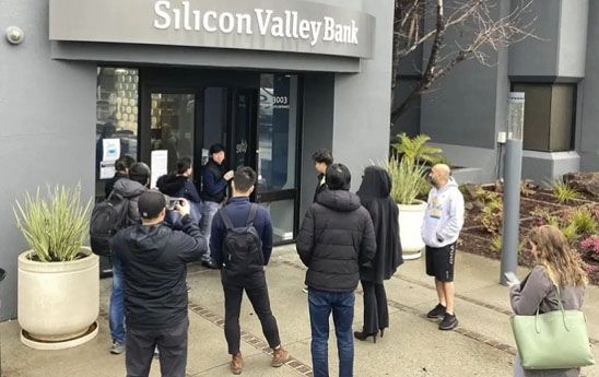 Bài học từ việc bỏ lỡ các dấu hiệu đổ vỡ của các ngân hàng Hoa Kỳ