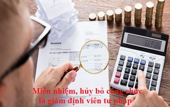 Miễn nhiệm 14 công chức và hủy bỏ 24 công chức là giám định viên tư pháp trong lĩnh vực tiền tệ, ngân hàng