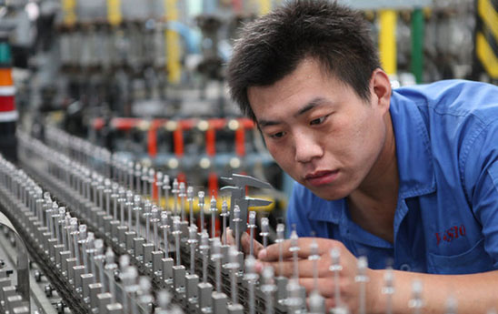 Hoạt động sản xuất của Trung Quốc thu hẹp trong tháng 4