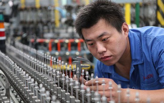 Hoạt động sản xuất của Trung Quốc thu hẹp trong tháng 4